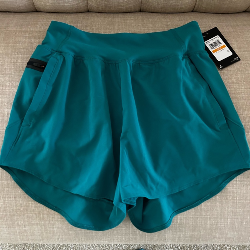 NWT Under Armour Size Small - Flex Woven Running Shorts